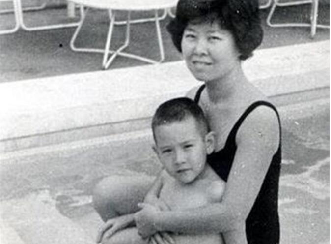 费翔母亲毕丽娜还在吗(费翔的前女友) 费翔母亲毕丽娜还在吗(费翔的前女友)