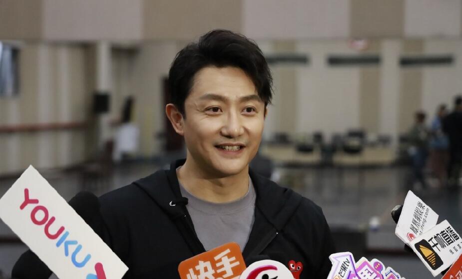 涂松岩和郭京飞对比照(郭京飞和谁)