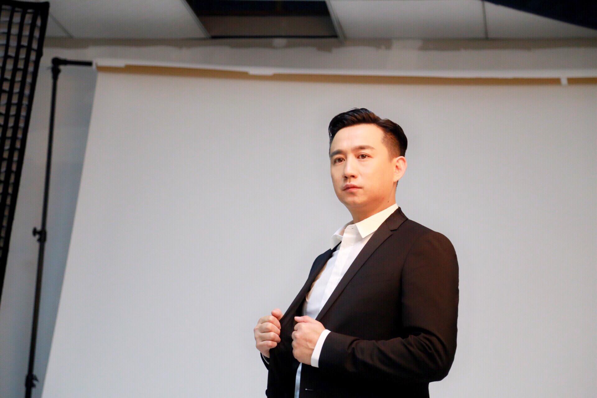 黄磊现在还是老师吗?黄磊离开非诚勿扰原因(黄磊不是老师了吗) 黄磊现在还是老师吗?黄磊离开非诚勿扰原因(黄磊不是老师了吗)