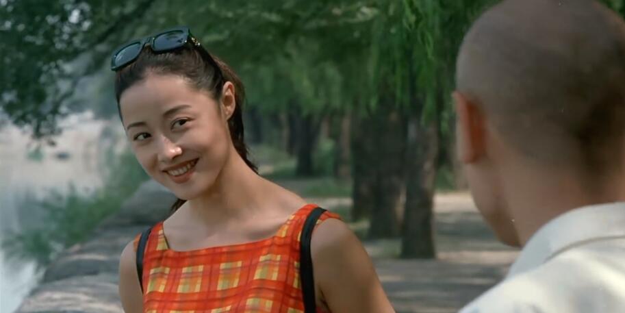 巩俐新加坡国籍为什么还要自称中国演员