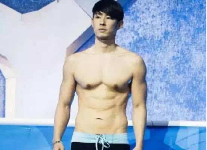 李准基的乳距为什么这么近是p的图吗