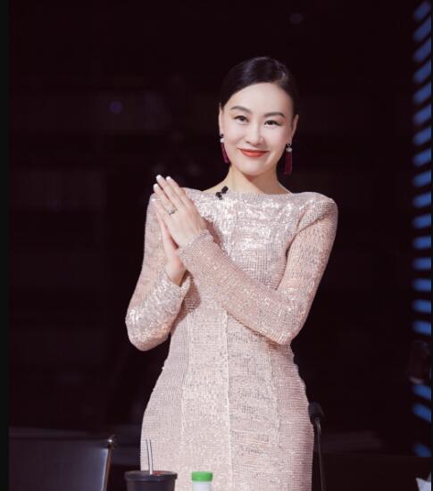 巩俐新加坡国籍为什么还要自称中国演员