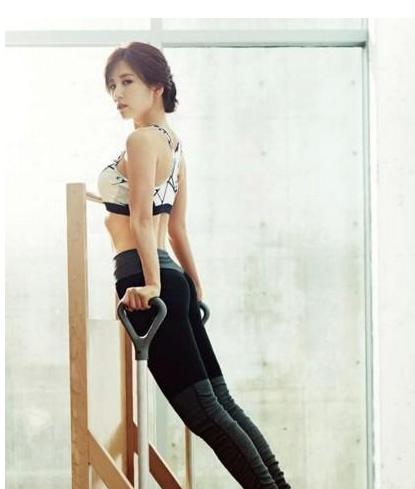 朴初珑为什么叫朴草靓、珑特勒