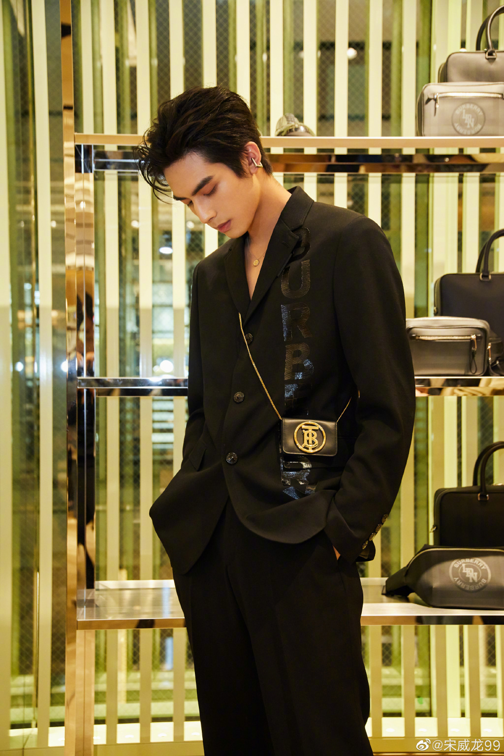 宋威龙为什么叫年下男(宋威龙今年多大了)