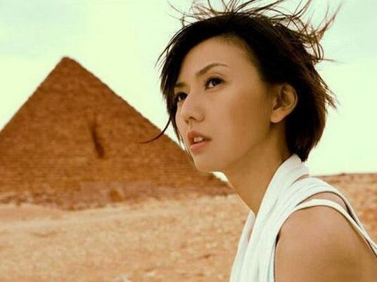 孙燕姿与老公纳迪姆结婚照曝光(孙燕姿晒结婚照) 孙燕姿与老公纳迪姆结婚照曝光(孙燕姿晒结婚照)