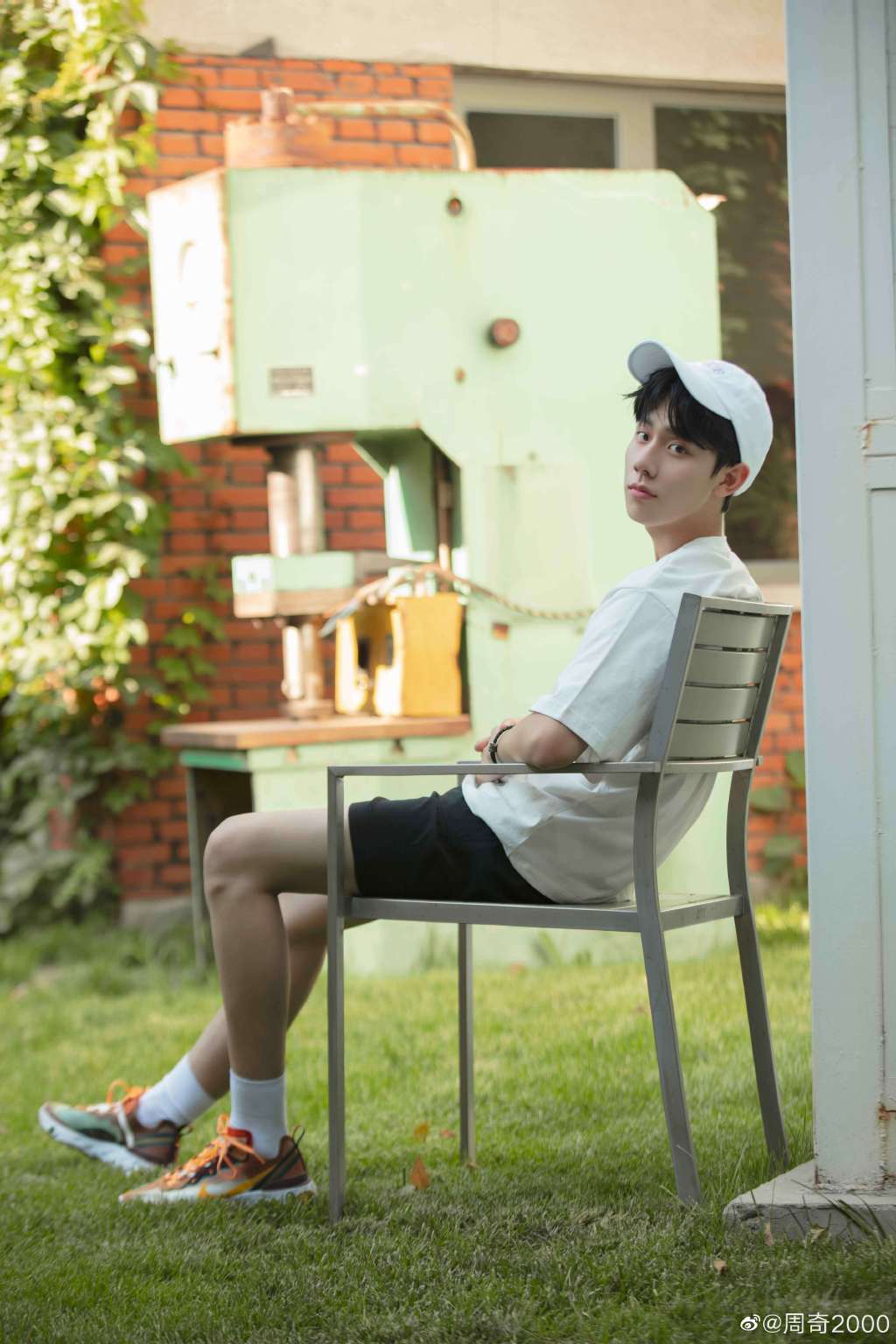 演员周奇现在在哪所学校(周奇在哪上学)