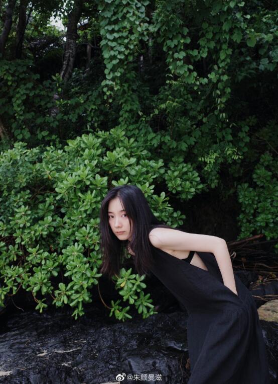 朱颜曼滋名字为什么四个字(朱颜曼滋姓啥)