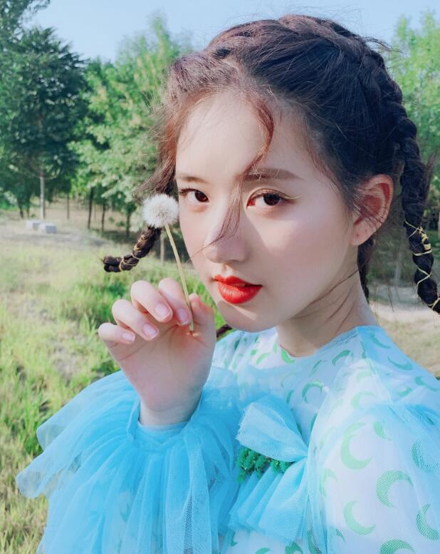 赵露思家里有钱是富二代吗(赵露思个人资料是富二代吗)