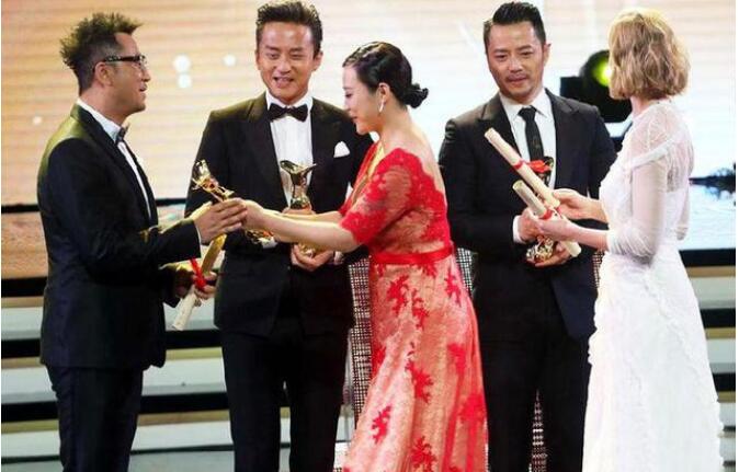 郝蕾邓超情侣纹身图片(郝蕾邓超情侣纹身图案)