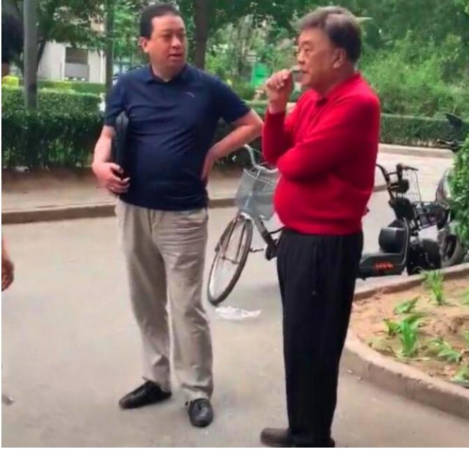 赵忠祥年轻时是不是秃顶