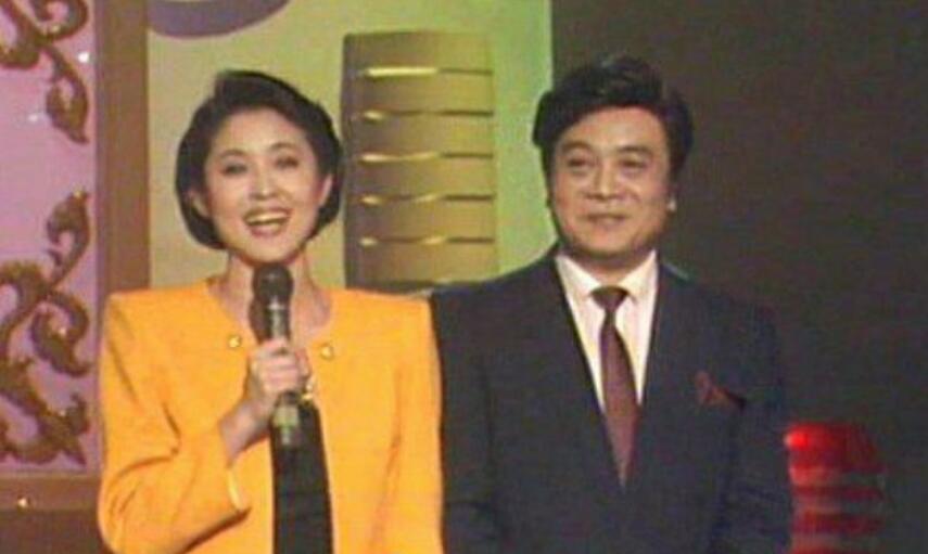 赵忠祥年轻时是不是秃顶