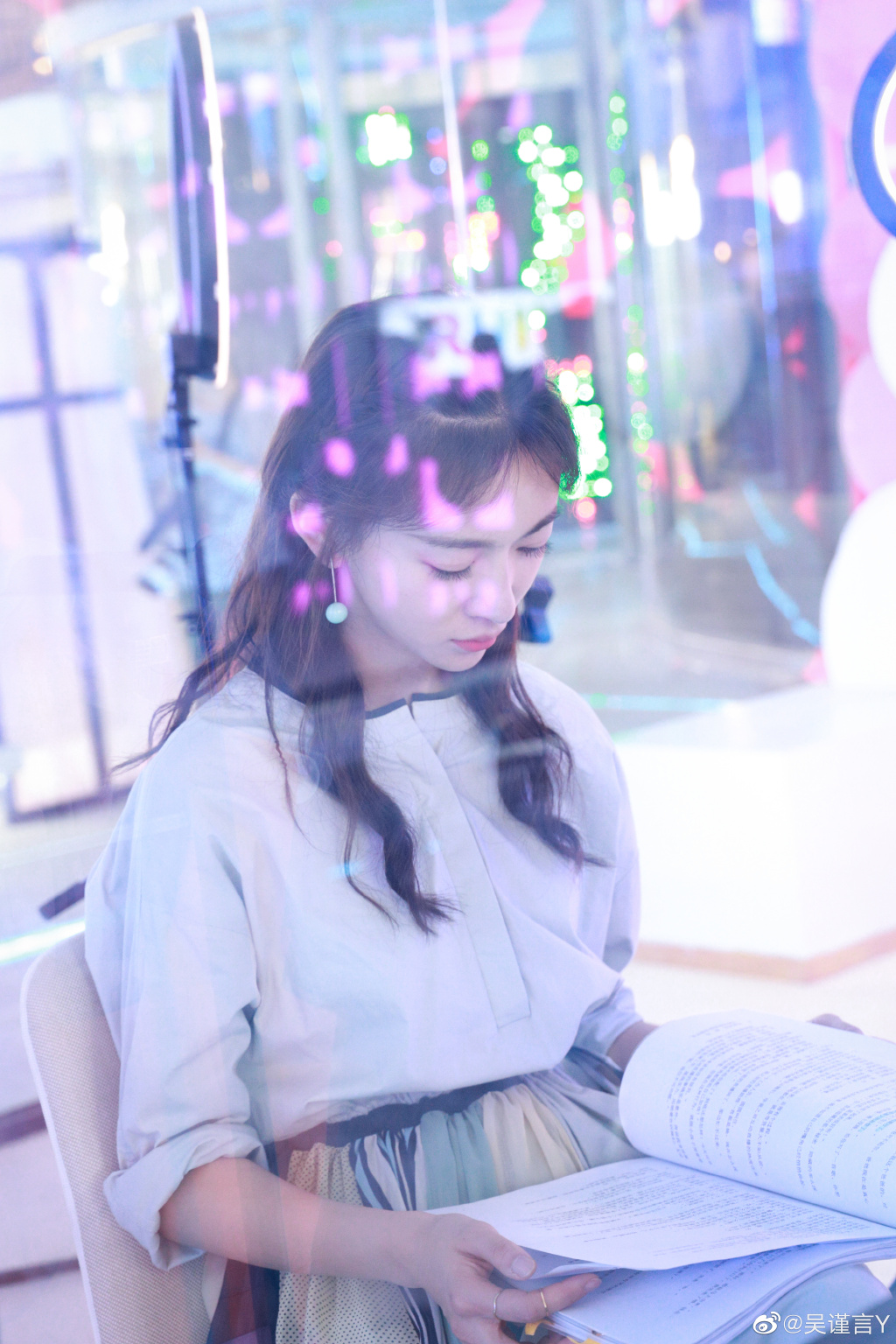 吴谨言为什么叫眉毛小姐、卫龙女孩