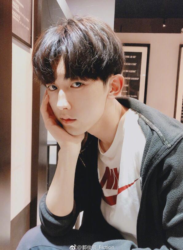 郭俊辰为什么叫Fiction、殿下