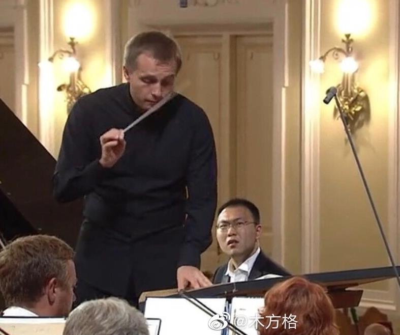 安天旭柴赛表情包走红国际音乐圈 安天旭柴赛表情包走红国际音乐圈