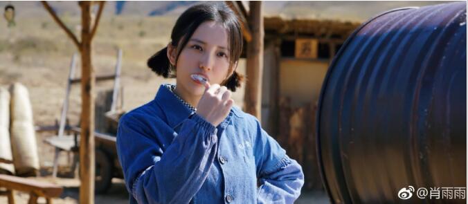 肖雨雨是杨幂旗下艺人吗(周冬雨是杨幂旗下的吗)