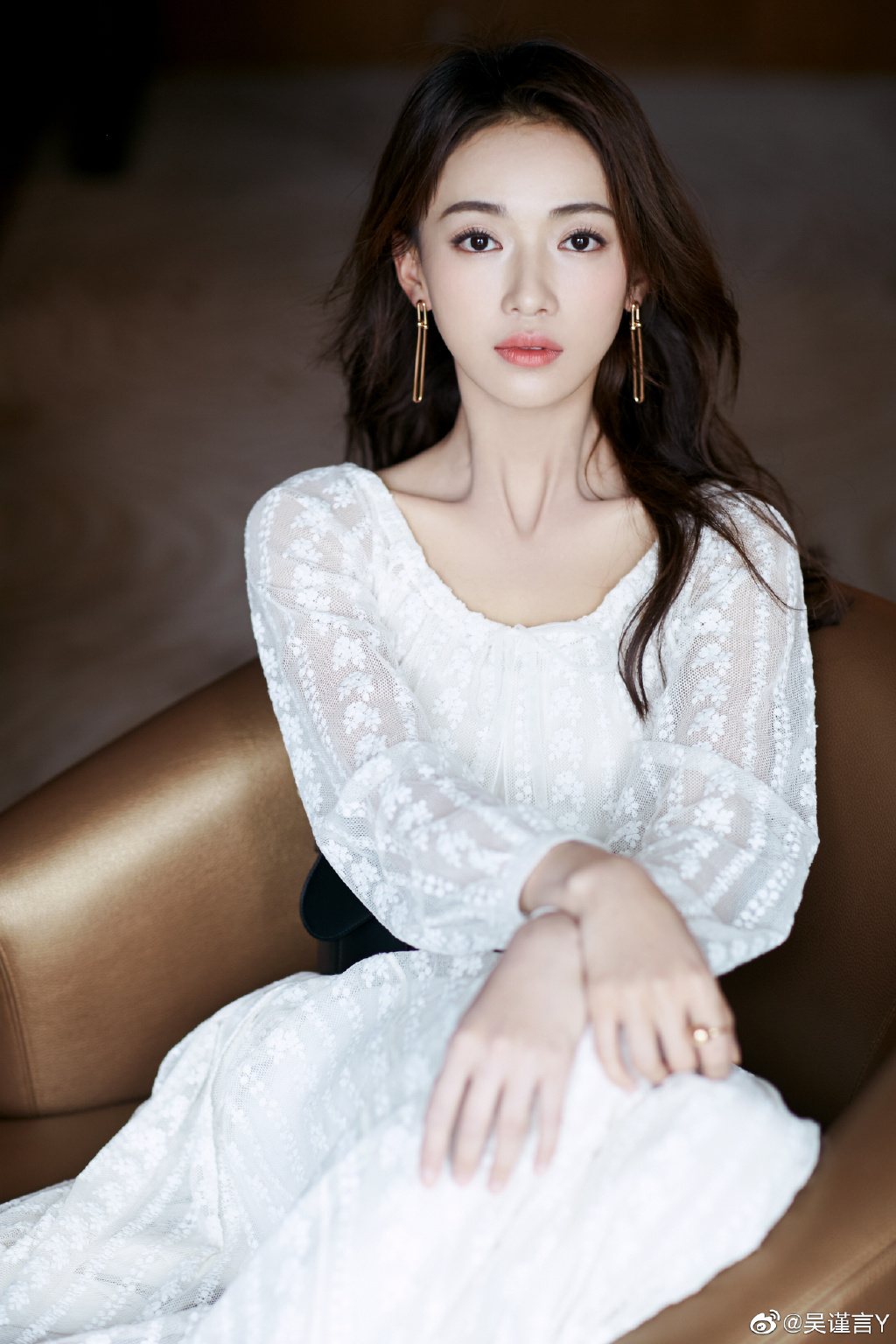 吴谨言为什么叫眉毛小姐、卫龙女孩