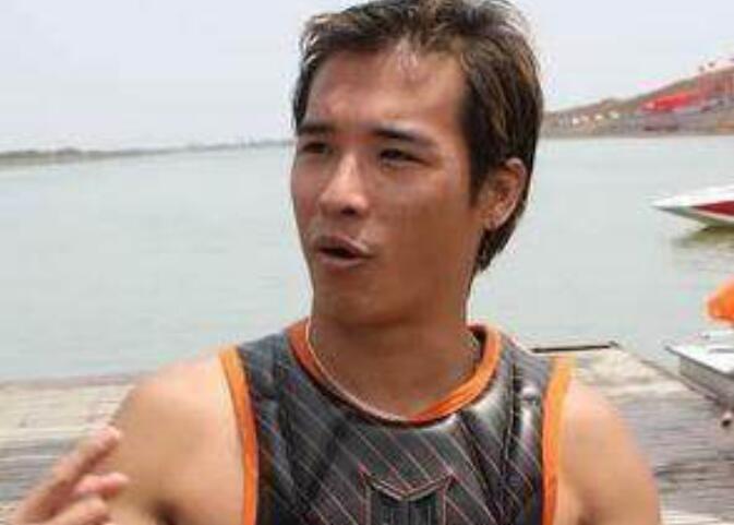 张豪龙和张柏芝是双胞胎吗(张柏芝龙凤双胞胎) 张豪龙和张柏芝是双胞胎吗(张柏芝龙凤双胞胎)