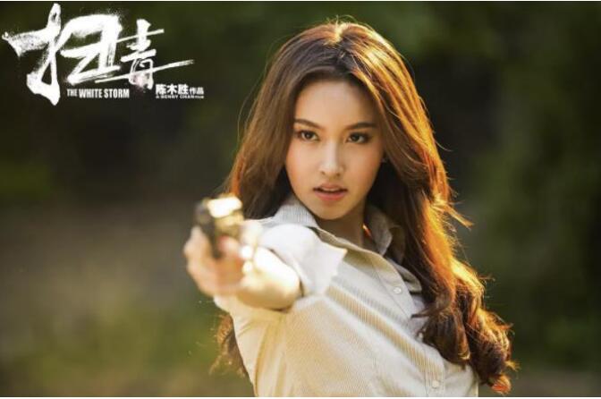 平采娜·乐维瑟派布恩是变性人吗