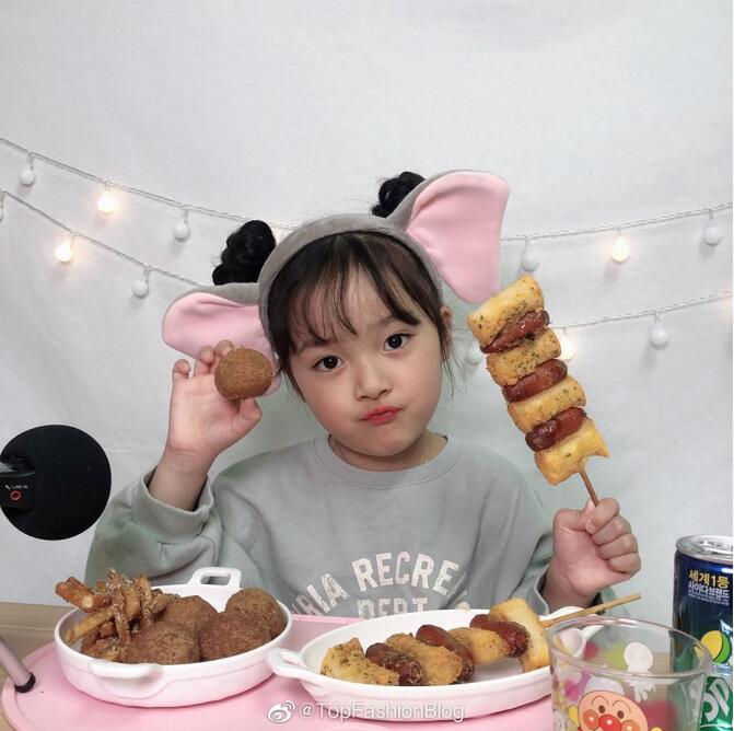 权律二已经长大了最新照片(权律二图片小时候)