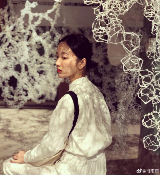 肖雨雨是杨幂旗下艺人吗(周冬雨是杨幂旗下的吗)