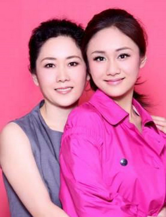 刘芸妈妈好年轻照片(刘芸的妈妈照片) 刘芸妈妈好年轻照片(刘芸的妈妈照片)