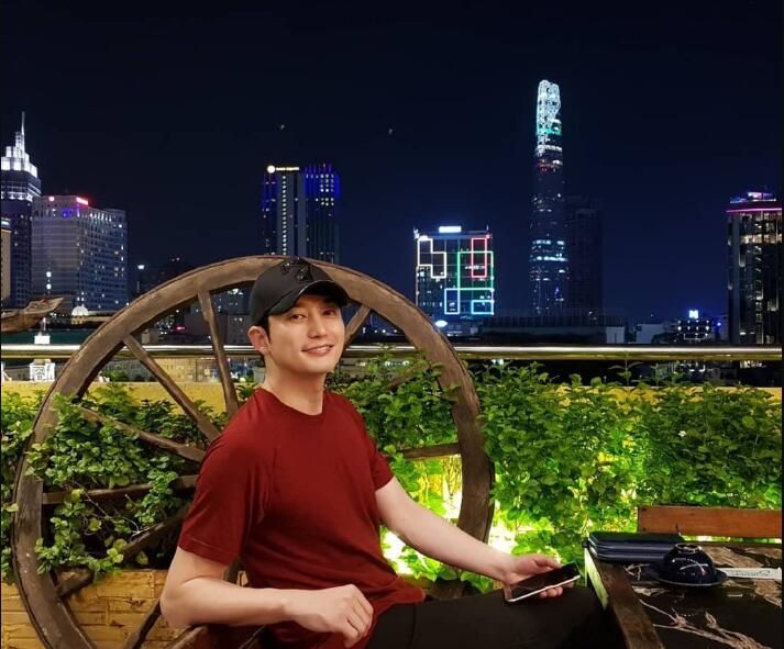 朴施厚现在没以前好看了图(朴施厚贴吧)