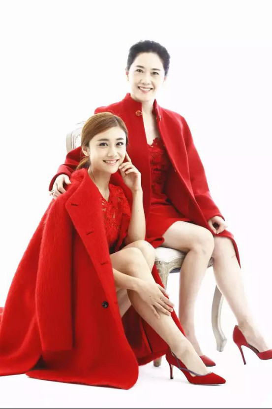 刘芸妈妈好年轻照片(刘芸的妈妈照片) 刘芸妈妈好年轻照片(刘芸的妈妈照片)