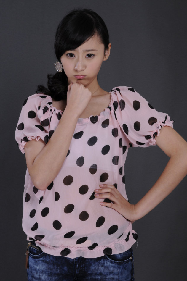 关雪盈和郭碧晨很像的对比照