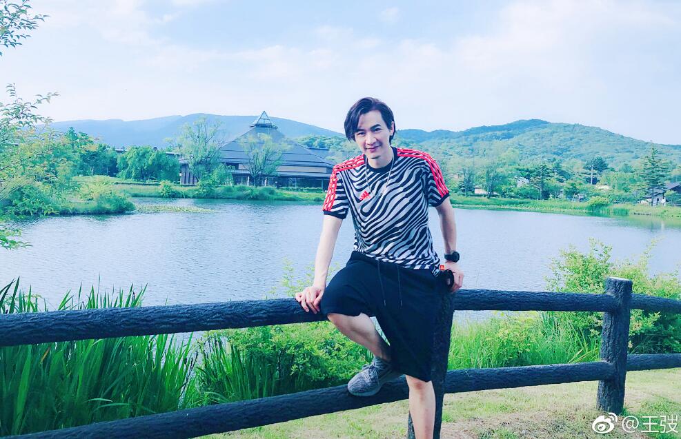 王弢(tāo)为什么叫黄磊师傅(王弢喊黄磊师傅)