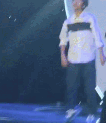 为什么王俊凯总摸裤裆?为什么王俊凯总是穿 为什么王俊凯总摸裤裆?为什么王俊凯总是穿