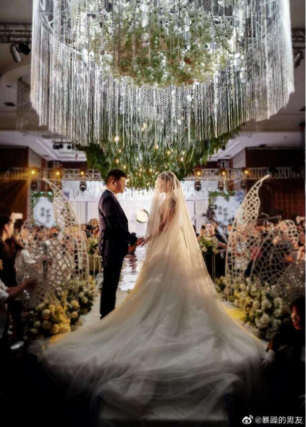 陈俞安的爸爸欠钱500万是怎么回事