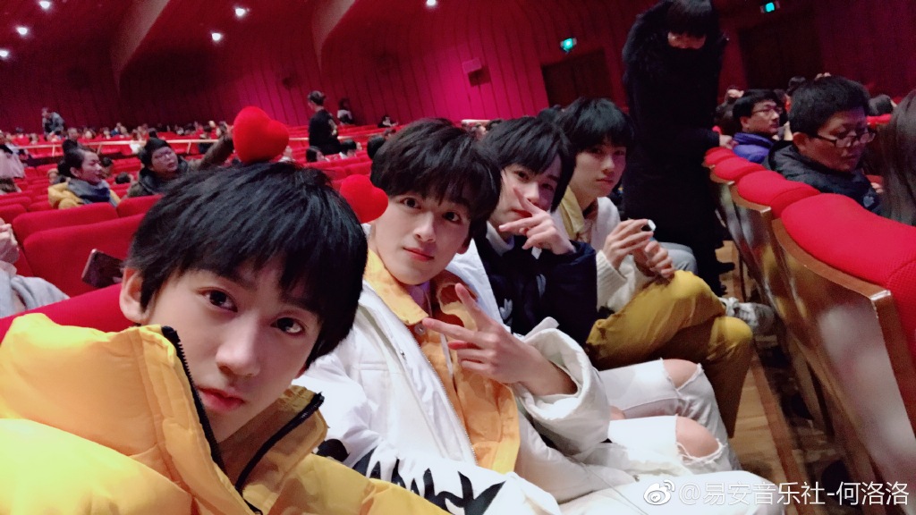 何洛洛家境优越是富二代吗(何洛洛家世)