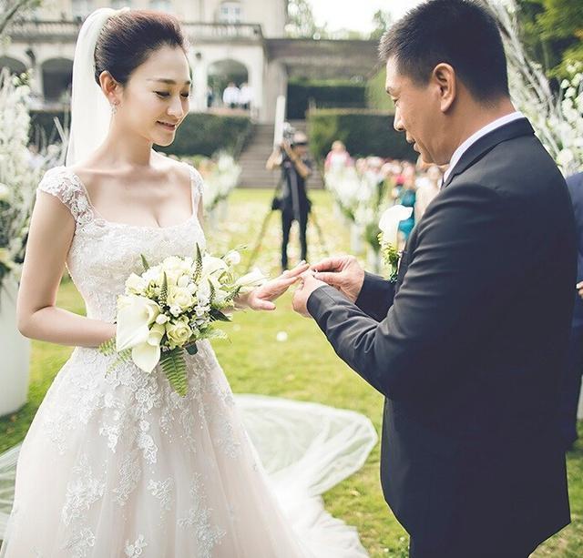 李小冉丈夫徐佳宁照片(徐佳宁怎么敢娶李小冉?李小冉照片) 李小冉丈夫徐佳宁照片(徐佳宁怎么敢娶李小冉?李小冉照片)