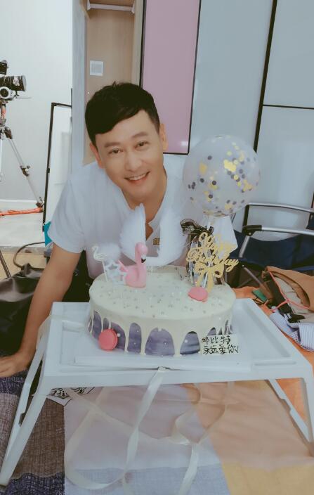 邱心志和谢君豪好像对比图(邱心志帅吗)