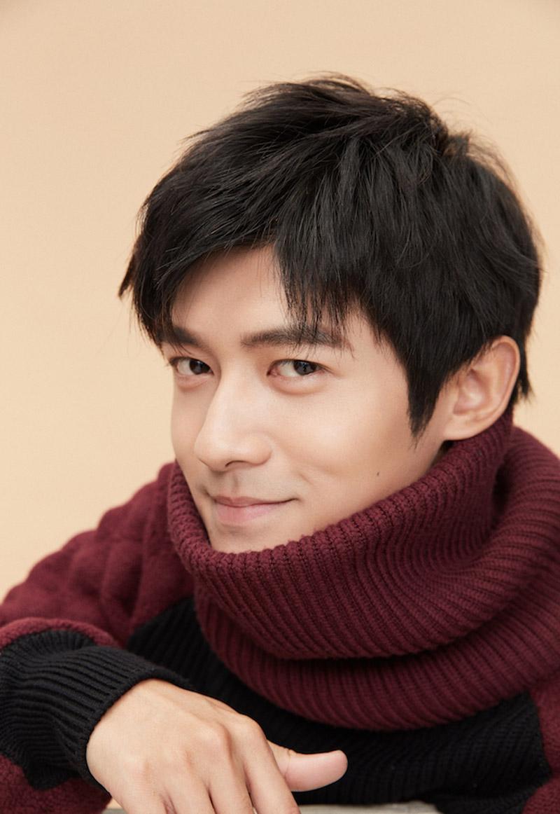 佟梦实家里父母是做什么的?佟梦实整容前后