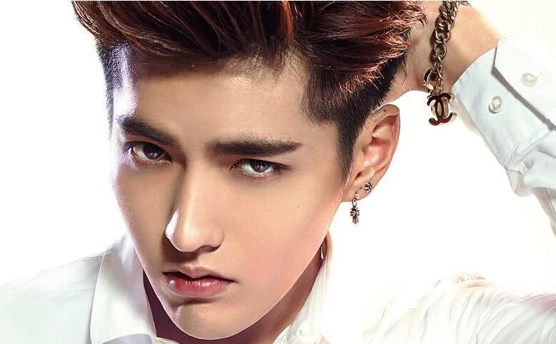 师铭泽吴亦凡长相对比图