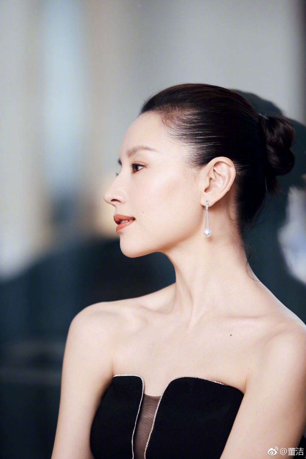 董洁为什么被人黑叫白莲花、毒蘑菇?董洁鼻 董洁为什么被人黑叫白莲花、毒蘑菇?董洁鼻