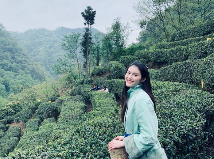 何穗为什么叫美黑、维密亲闺女