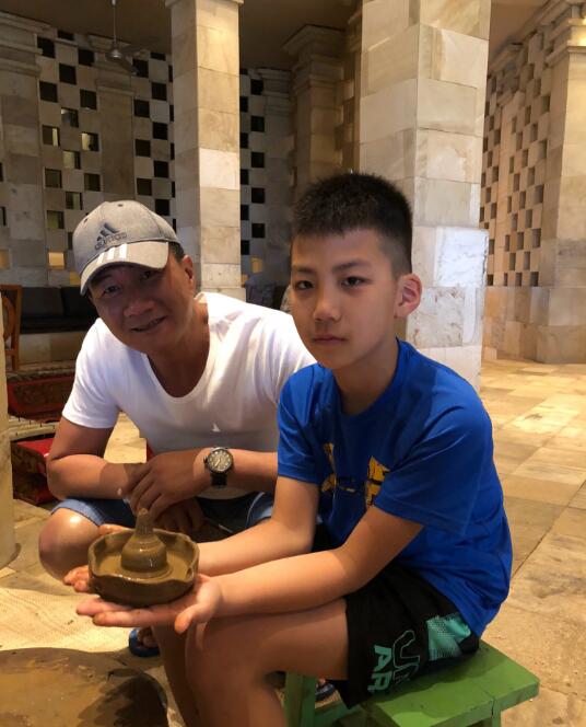 胡皓康的耳朵怎么了