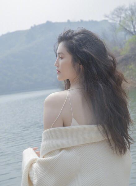 何穗为什么叫美黑、维密亲闺女 何穗为什么叫美黑、维密亲闺女