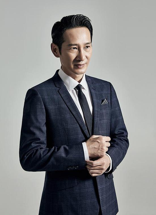 王劲松是王源的爸爸吗?王劲松为什么叫气壳