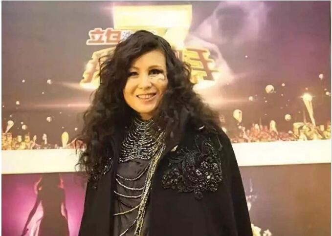 罗琦眼睛是假的吗(罗琦眼睛是什么眼睛)