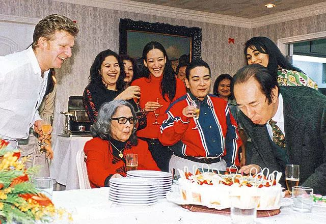 赌王的四个太太都合法吗？赌王的四个太太谁