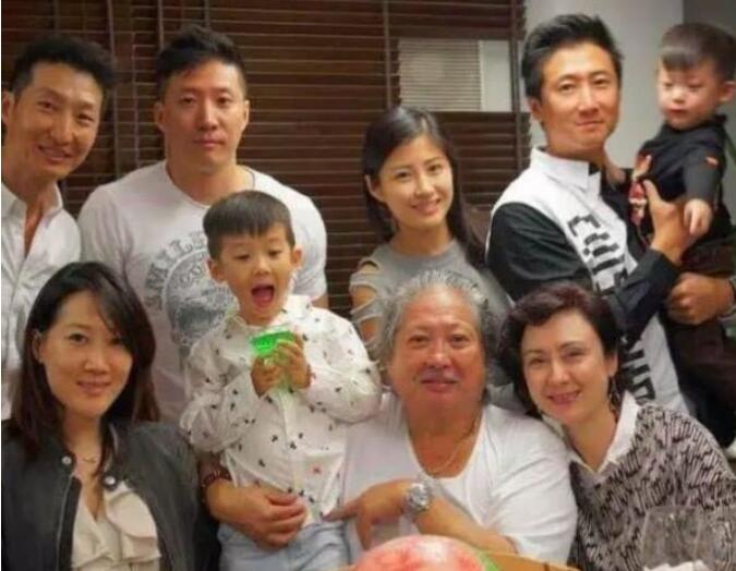 洪煦榆出生那一年多大了(洪煦榆的生活照) 洪煦榆出生那一年多大了(洪煦榆的生活照)