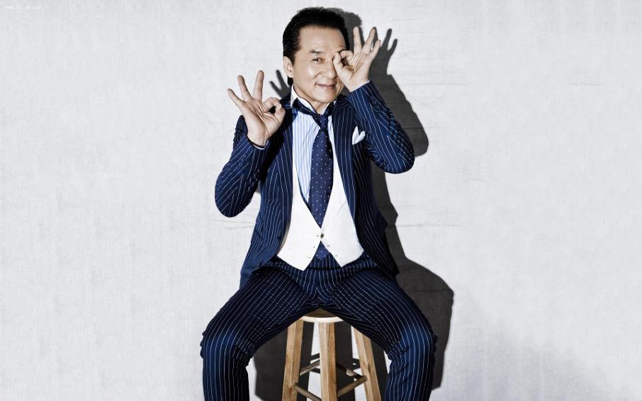 成龙体内都是钢钉真的吗？成龙死后100年(成龙到底死没死)