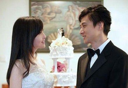 周慧敏和刘青云是什么关系？周慧敏历届男友(周慧敏喜欢刘青云吗)