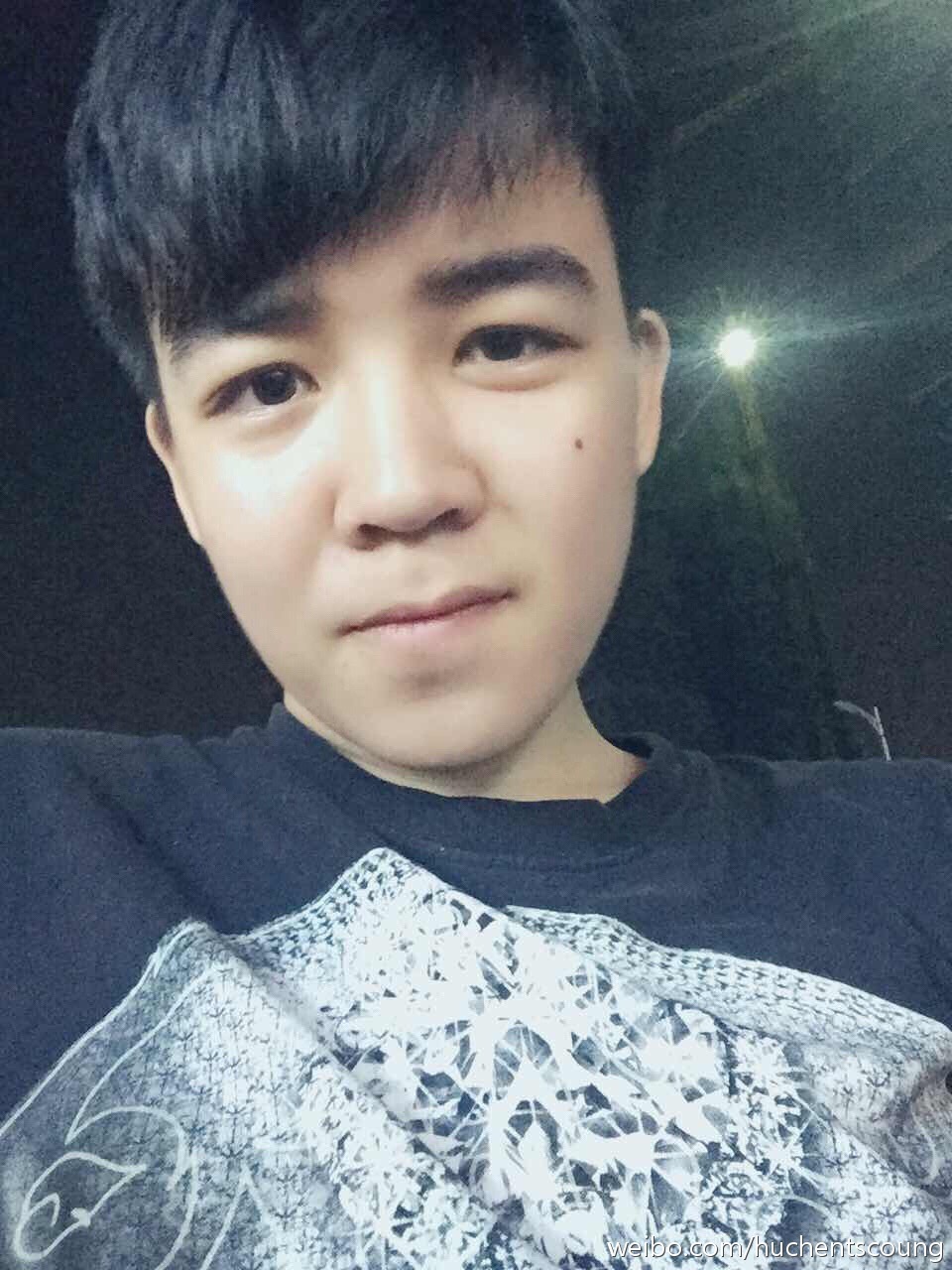 易虎臣家里出什么事了连学费都交不起 易虎臣家里出什么事了连学费都交不起