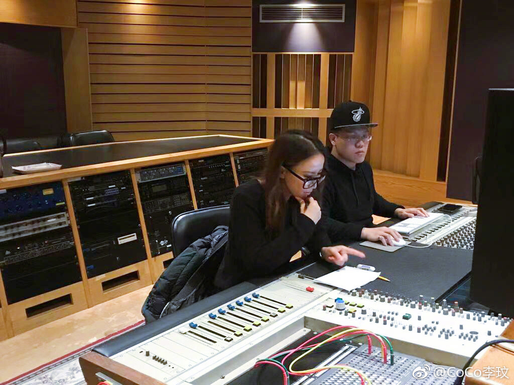 李玟现在在忙什么(李玟 出道)