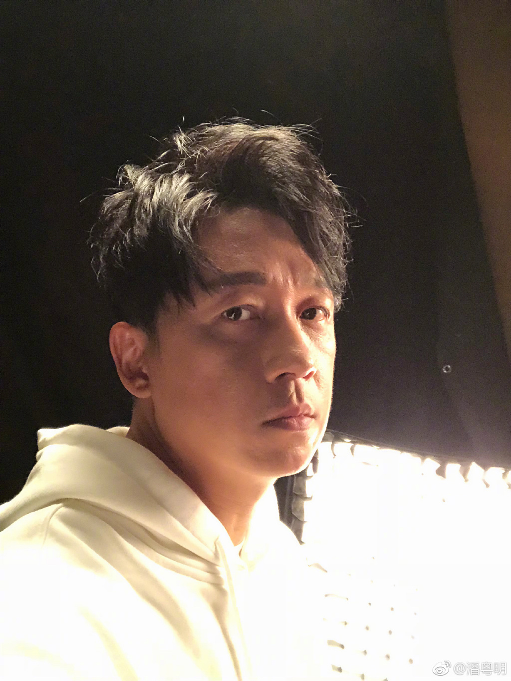 潘粤明现在有钱吗(潘粤明收入)