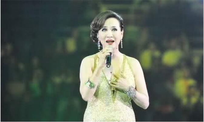 曹颖现在怎么这么丑还老(曹颖整容没有)